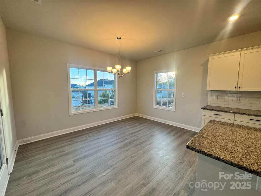 709 Inwood Hill Drive, Gastonia, NC 28056.  MLS# CAR4327133, YatesRealty ID 24262. Dining area