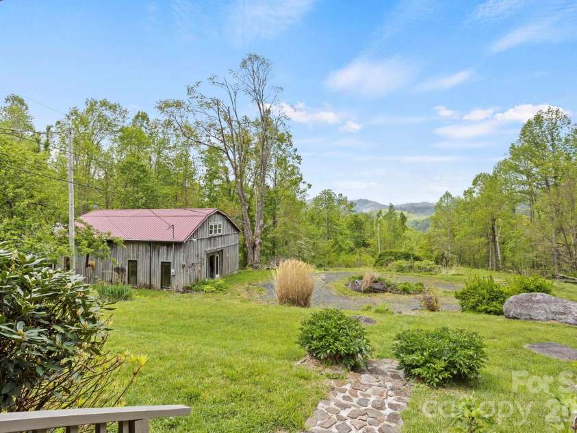 1108 Pine Root Branch Road, Bakersville, NC 28705.  MLS# CAR4376501, YatesRealty ID 24263. 