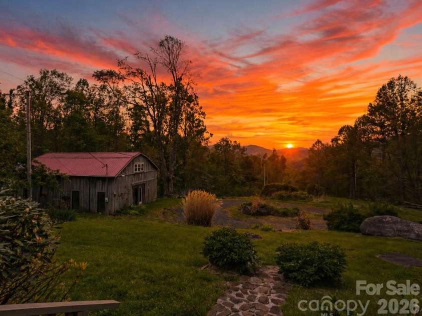1108 Pine Root Branch Road, Bakersville, NC 28705.  MLS# CAR4376501, YatesRealty ID 24263. 