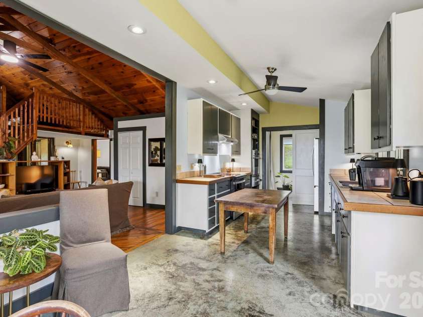 1108 Pine Root Branch Road, Bakersville, NC 28705.  MLS# CAR4376501, YatesRealty ID 24263. 