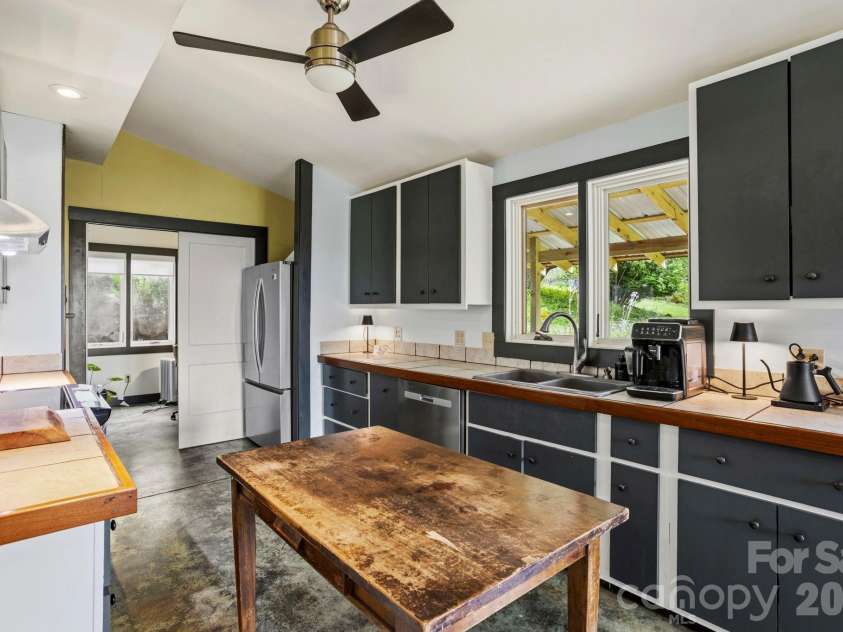 1108 Pine Root Branch Road, Bakersville, NC 28705.  MLS# CAR4376501, YatesRealty ID 24263. 