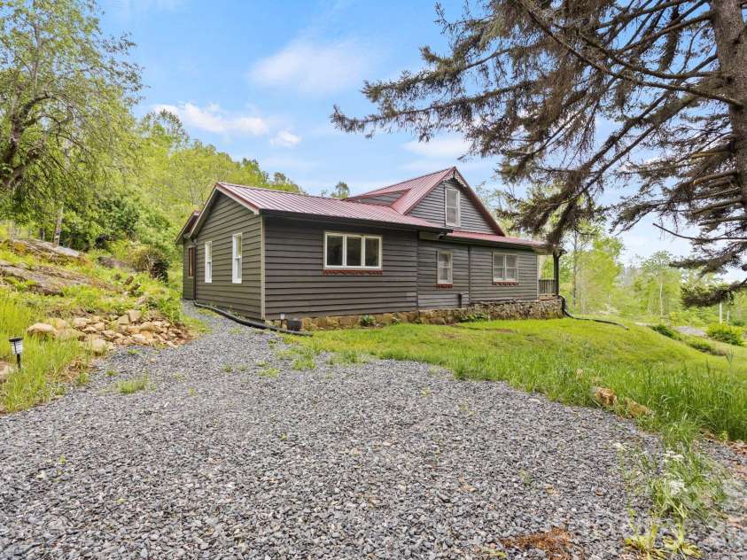 1108 Pine Root Branch Road, Bakersville, NC 28705.  MLS# CAR4376501, YatesRealty ID 24263. 