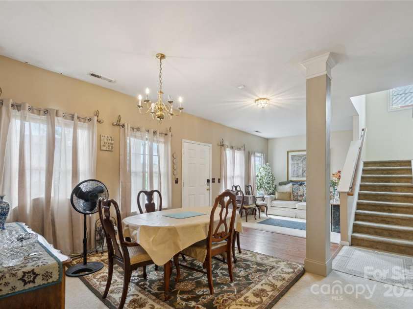 11440 Lamoille Lane, Charlotte, NC 28278.  MLS# CAR4274644, YatesRealty ID 24264. 