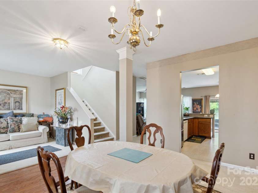 11440 Lamoille Lane, Charlotte, NC 28278.  MLS# CAR4274644, YatesRealty ID 24264. 