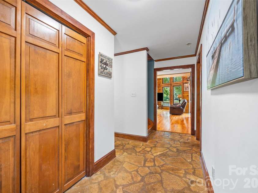 3805 Marwick Road, Charlotte, NC 28278.  MLS# CAR4384313, YatesRealty ID 24264. 