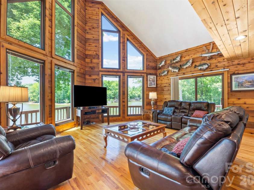 3805 Marwick Road, Charlotte, NC 28278.  MLS# CAR4384313, YatesRealty ID 24264. 