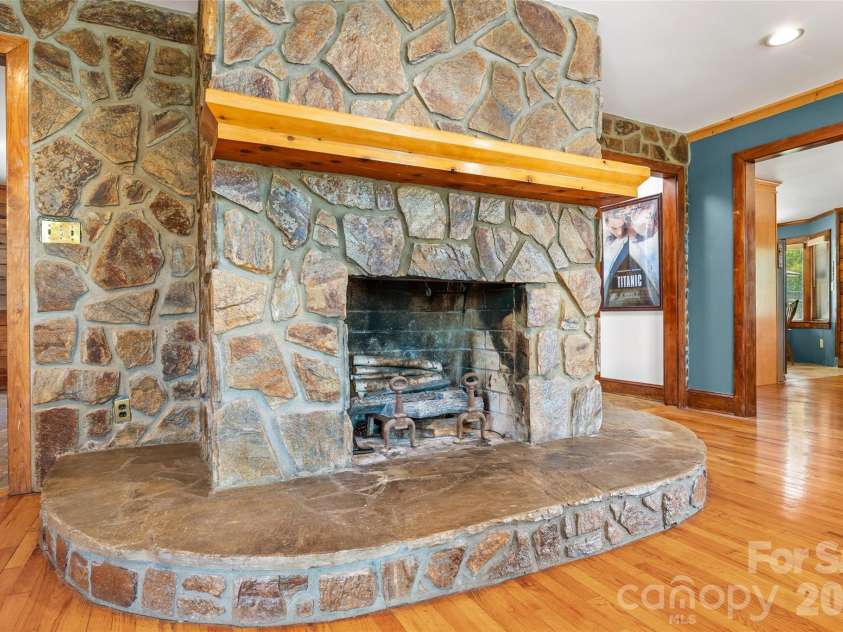 3805 Marwick Road, Charlotte, NC 28278.  MLS# CAR4384313, YatesRealty ID 24264. 