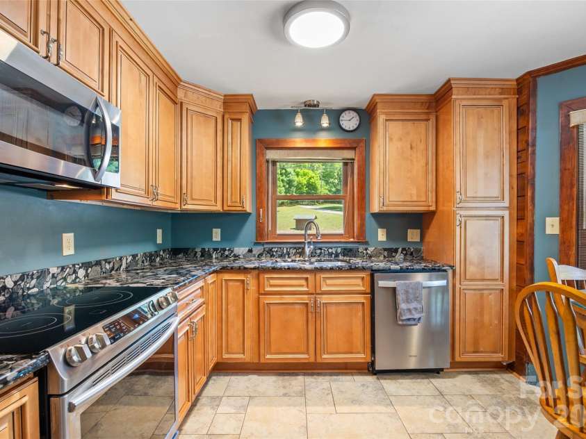 3805 Marwick Road, Charlotte, NC 28278.  MLS# CAR4384313, YatesRealty ID 24264. 