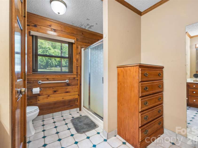 3805 Marwick Road, Charlotte, NC 28278.  MLS# CAR4384313, YatesRealty ID 24264. 