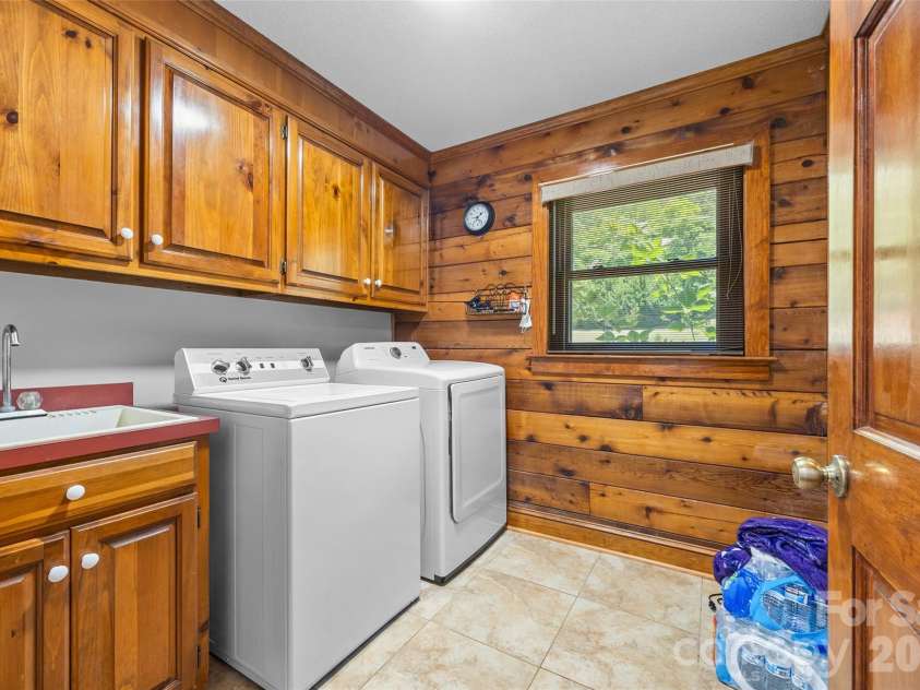 3805 Marwick Road, Charlotte, NC 28278.  MLS# CAR4384313, YatesRealty ID 24264. 