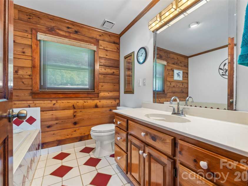 3805 Marwick Road, Charlotte, NC 28278.  MLS# CAR4384313, YatesRealty ID 24264. 