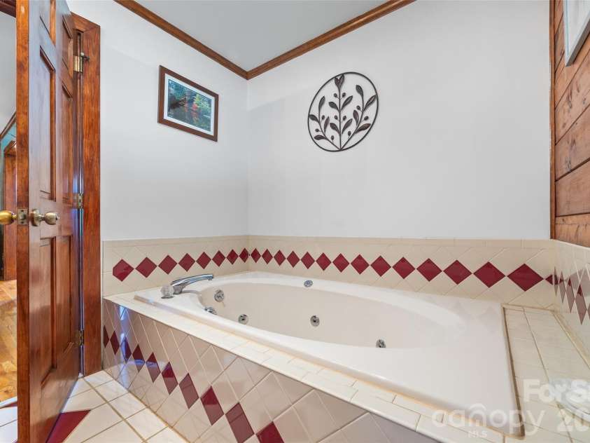 3805 Marwick Road, Charlotte, NC 28278.  MLS# CAR4384313, YatesRealty ID 24264. 
