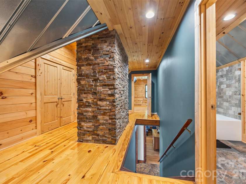 3805 Marwick Road, Charlotte, NC 28278.  MLS# CAR4384313, YatesRealty ID 24264. 
