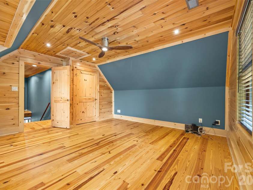 3805 Marwick Road, Charlotte, NC 28278.  MLS# CAR4384313, YatesRealty ID 24264. 