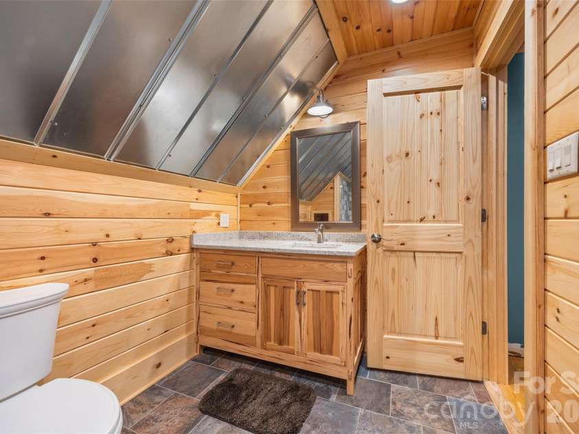 3805 Marwick Road, Charlotte, NC 28278.  MLS# CAR4384313, YatesRealty ID 24264. 