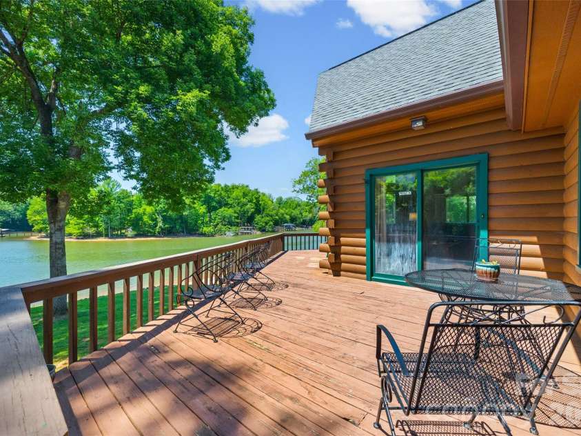 3805 Marwick Road, Charlotte, NC 28278.  MLS# CAR4384313, YatesRealty ID 24264. 