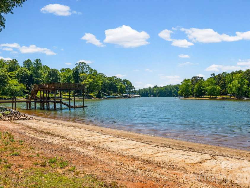 3805 Marwick Road, Charlotte, NC 28278.  MLS# CAR4384313, YatesRealty ID 24264. 