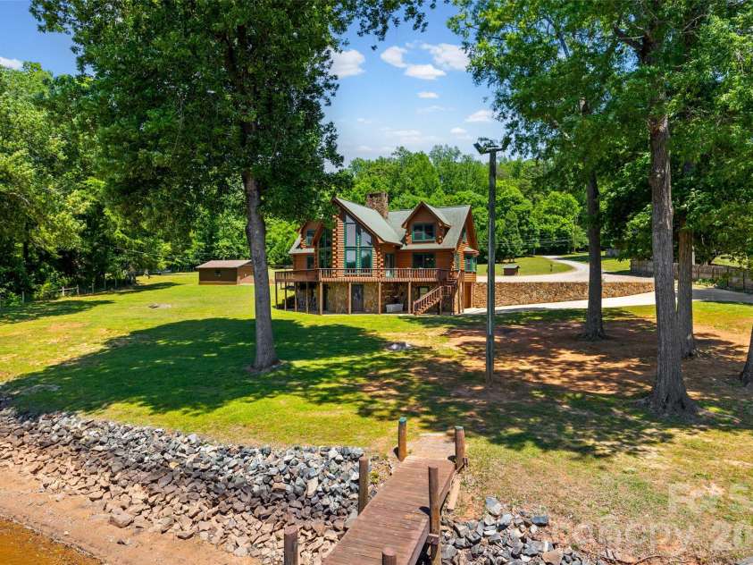 3805 Marwick Road, Charlotte, NC 28278.  MLS# CAR4384313, YatesRealty ID 24264. 