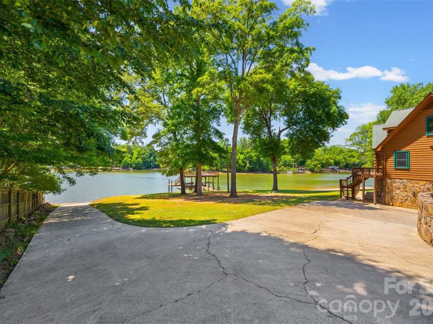 3805 Marwick Road, Charlotte, NC 28278.  MLS# CAR4384313, YatesRealty ID 24264. 
