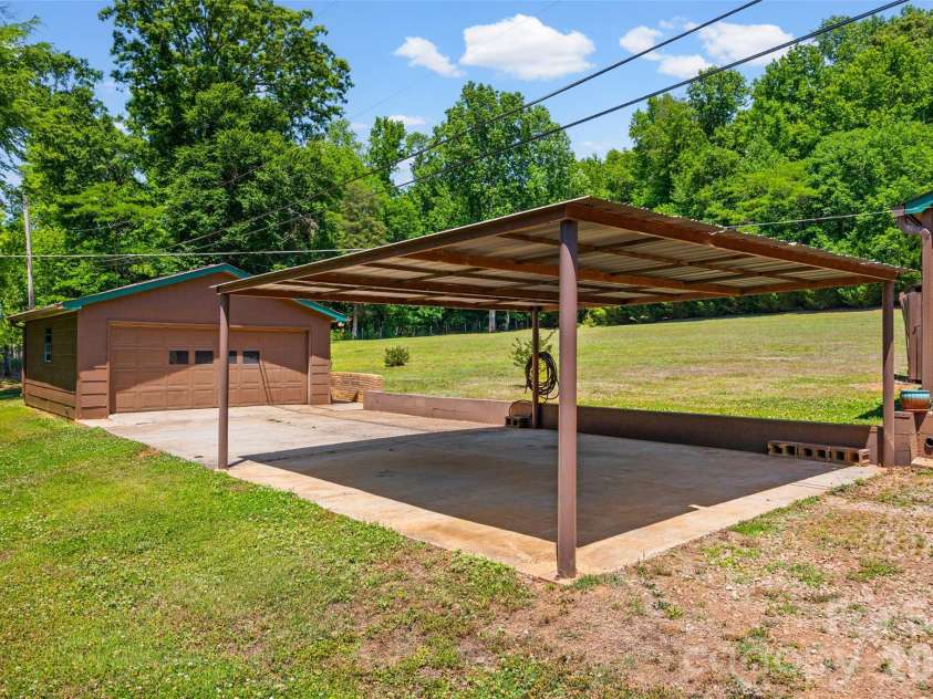 3805 Marwick Road, Charlotte, NC 28278.  MLS# CAR4384313, YatesRealty ID 24264. 
