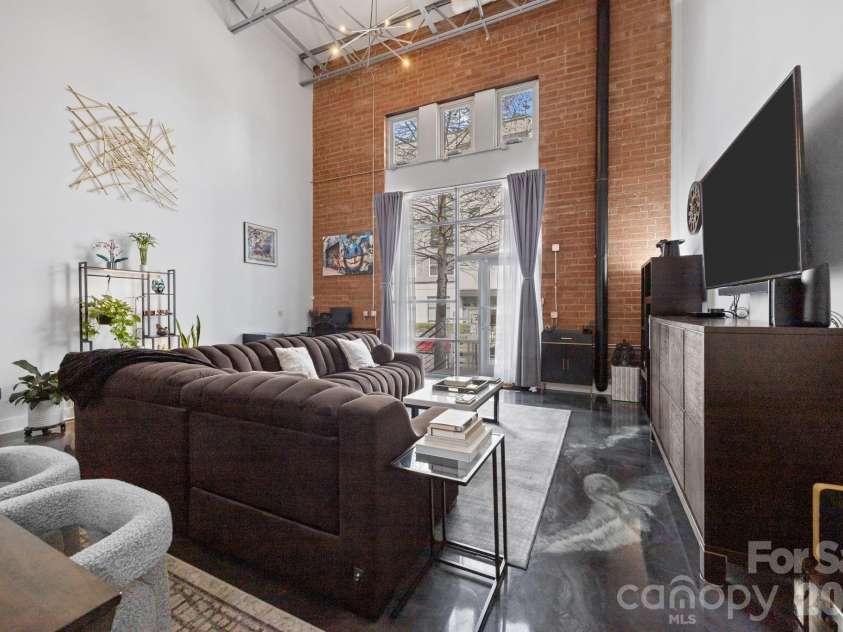 921 Westmere Avenue, Charlotte, NC 28208.  MLS# CAR4357754, YatesRealty ID 24265. 
