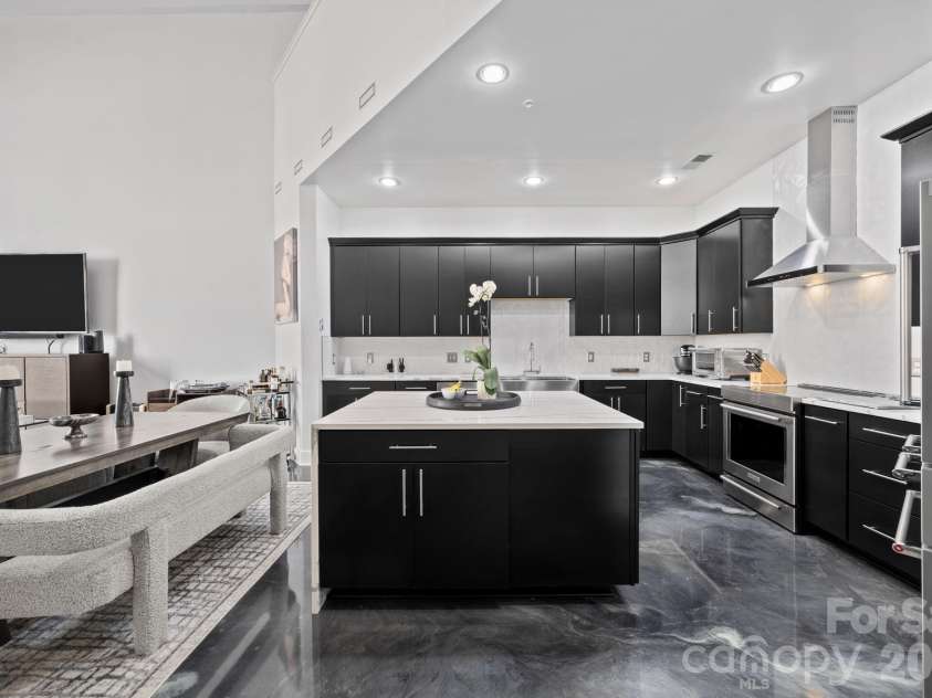 921 Westmere Avenue, Charlotte, NC 28208.  MLS# CAR4357754, YatesRealty ID 24265. 