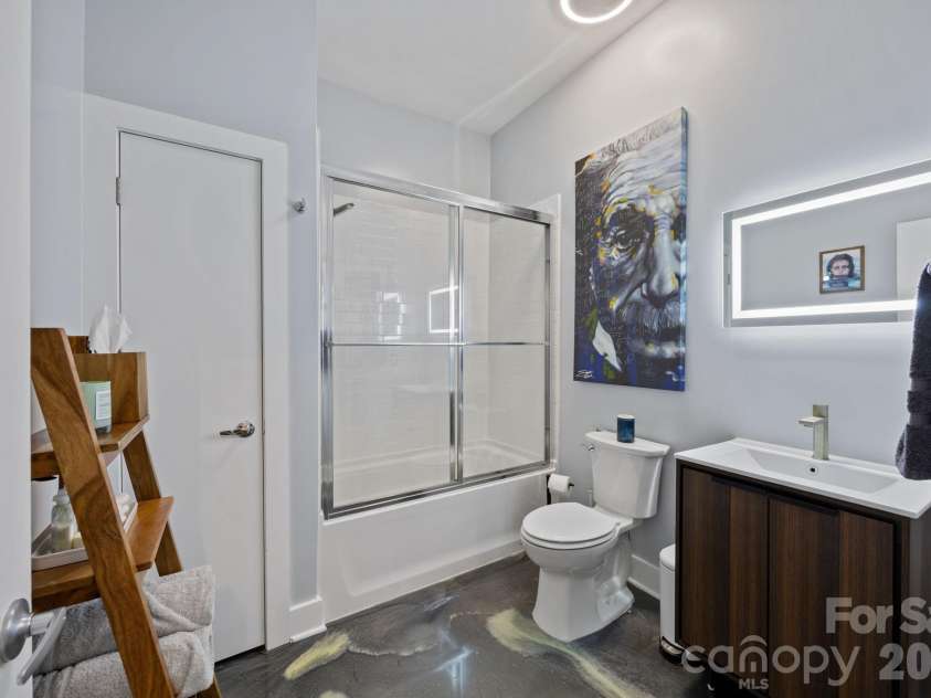 921 Westmere Avenue, Charlotte, NC 28208.  MLS# CAR4357754, YatesRealty ID 24265. 