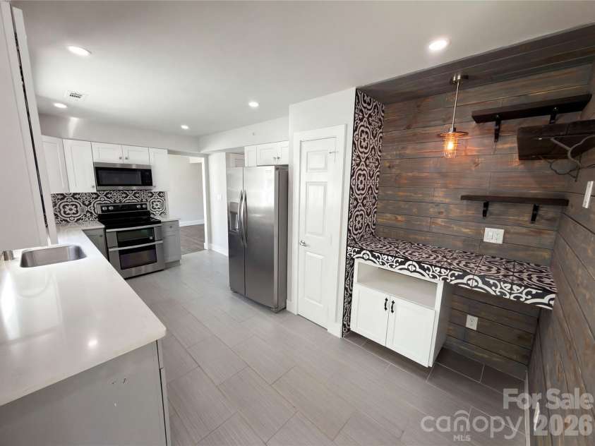 12015 Landen Drive, Charlotte, NC 28277.  MLS# CAR4359436, YatesRealty ID 24266. 