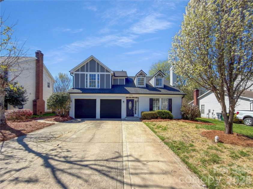 12015 Landen Drive, Charlotte, NC 28277.  MLS# CAR4359436, YatesRealty ID 24266. 