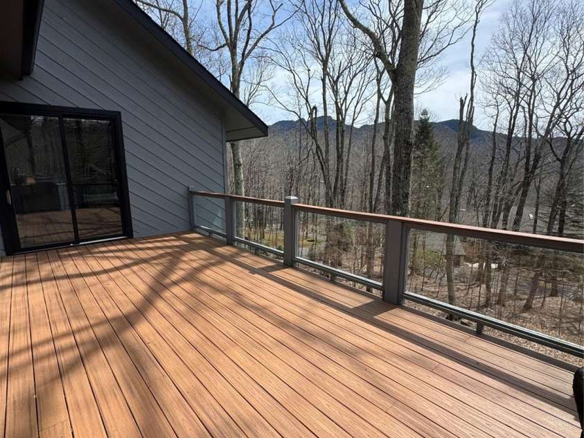 210 Grouse Moor Drive, Linville, NC 28646.  MLS# CAR4366629, YatesRealty ID 24267. Deck