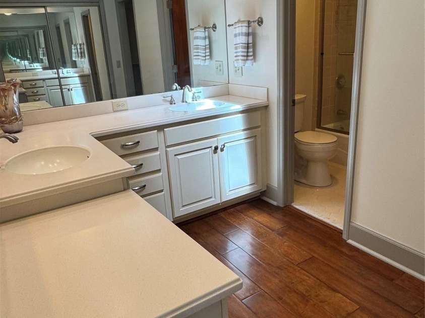 210 Grouse Moor Drive, Linville, NC 28646.  MLS# CAR4366629, YatesRealty ID 24267. Primary Bath
