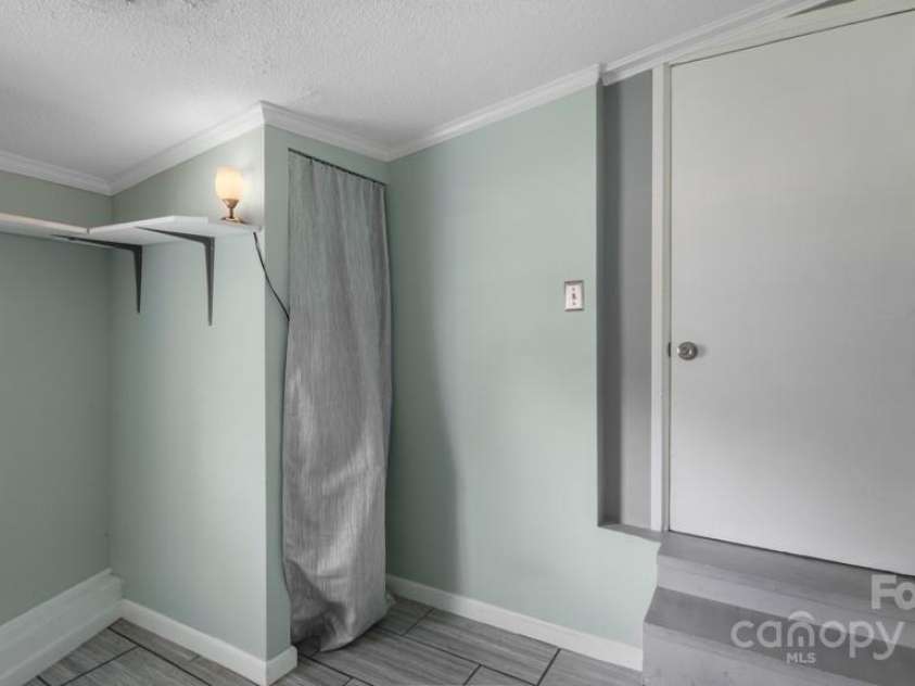 1405 Clegg Street, Greensboro, NC 27407.  MLS# CAR4278781, YatesRealty ID 24268. 