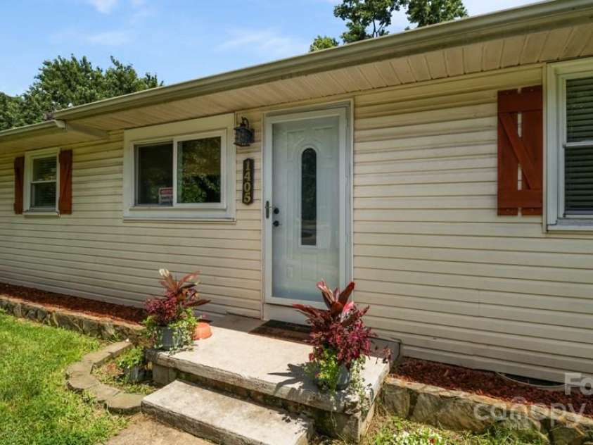 1405 Clegg Street, Greensboro, NC 27407.  MLS# CAR4278781, YatesRealty ID 24268. 