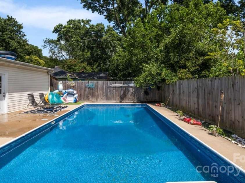 1405 Clegg Street, Greensboro, NC 27407.  MLS# CAR4278781, YatesRealty ID 24268. 