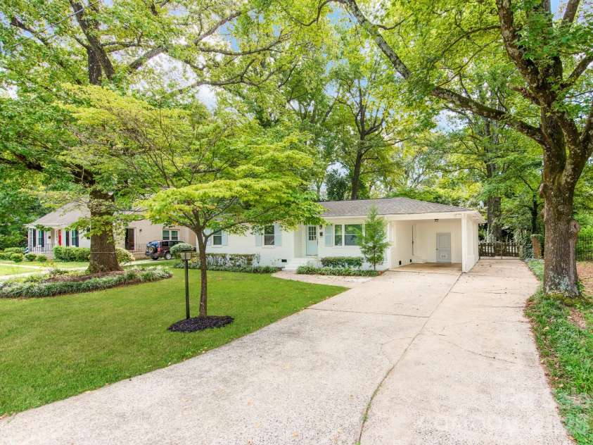 3326 Bonneville Drive, Charlotte, NC 28205.  MLS# CAR4418500, YatesRealty ID 24268. 
