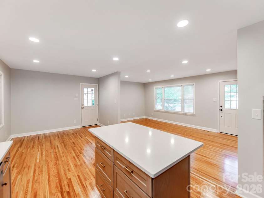 3326 Bonneville Drive, Charlotte, NC 28205.  MLS# CAR4418500, YatesRealty ID 24268. 