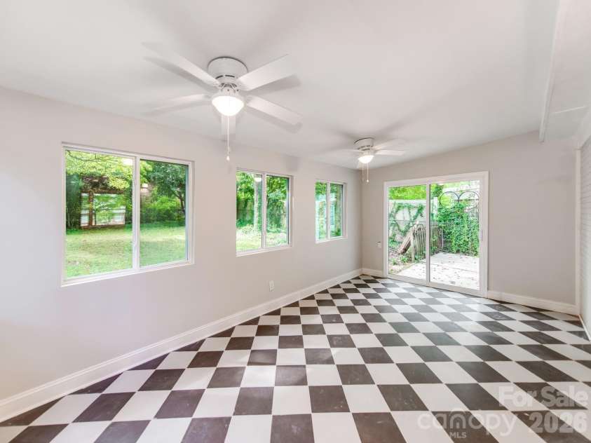 3326 Bonneville Drive, Charlotte, NC 28205.  MLS# CAR4418500, YatesRealty ID 24268. 