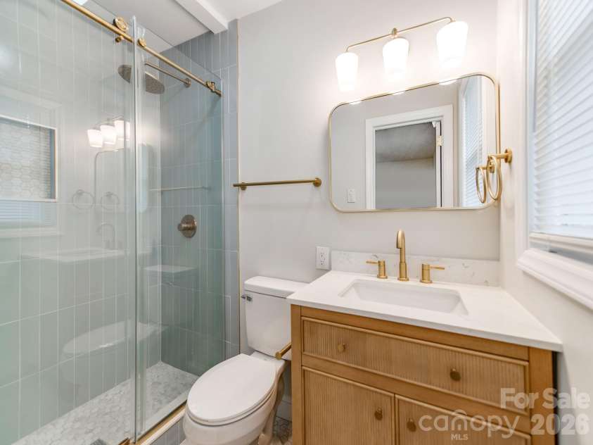 3326 Bonneville Drive, Charlotte, NC 28205.  MLS# CAR4418500, YatesRealty ID 24268. 