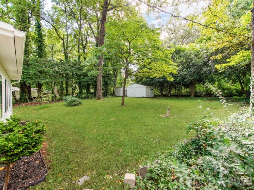 3326 Bonneville Drive, Charlotte, NC 28205.  MLS# CAR4418500, YatesRealty ID 24268. 