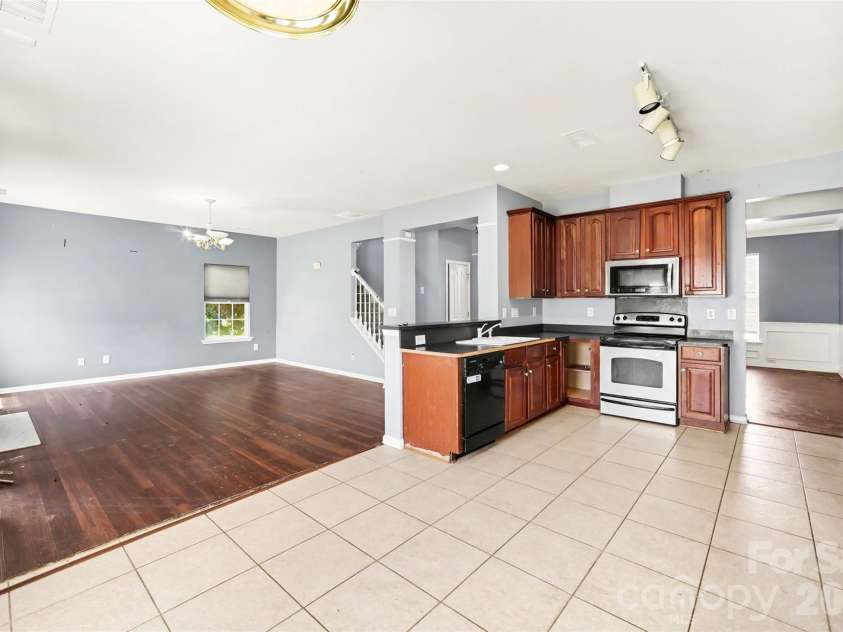 3306 Daniel Place Drive, Charlotte, NC 28213.  MLS# CAR4379319, YatesRealty ID 24269. 