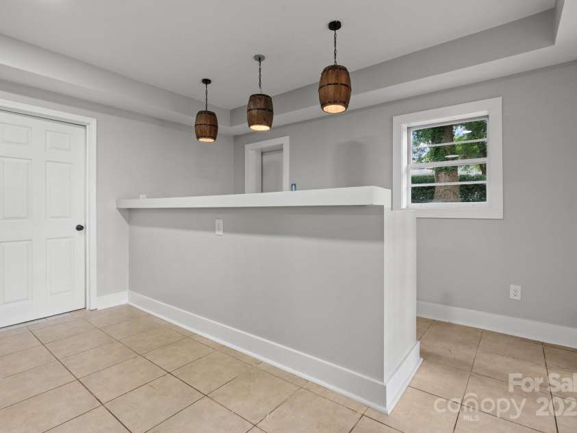 524 Bonview Avenue, Lincolnton, NC 28092.  MLS# CAR4278797, YatesRealty ID 24269. 