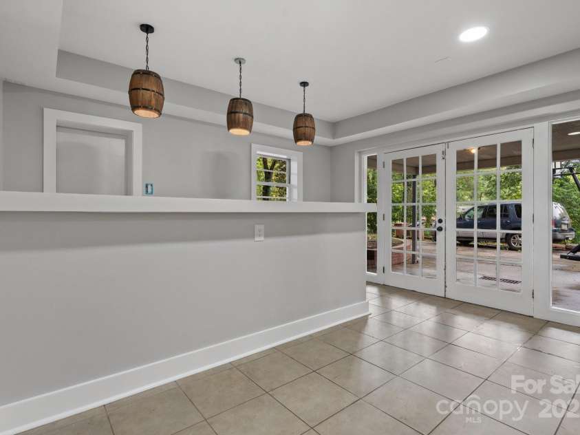 524 Bonview Avenue, Lincolnton, NC 28092.  MLS# CAR4278797, YatesRealty ID 24269. 