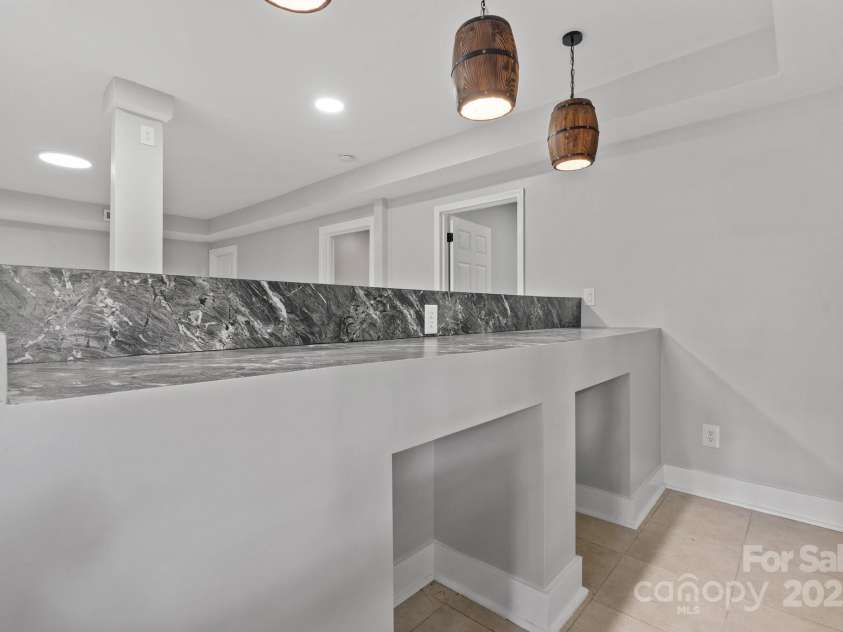 524 Bonview Avenue, Lincolnton, NC 28092.  MLS# CAR4278797, YatesRealty ID 24269. 