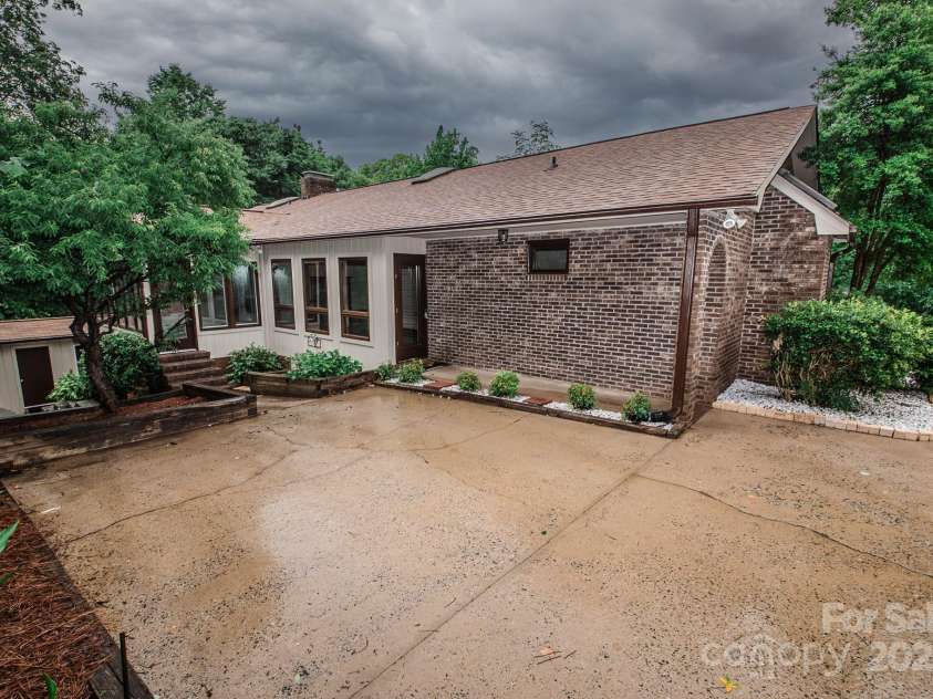 3700 Gainesway Court, Concord, NC 28027.  MLS# CAR4255330, YatesRealty ID 2427. 