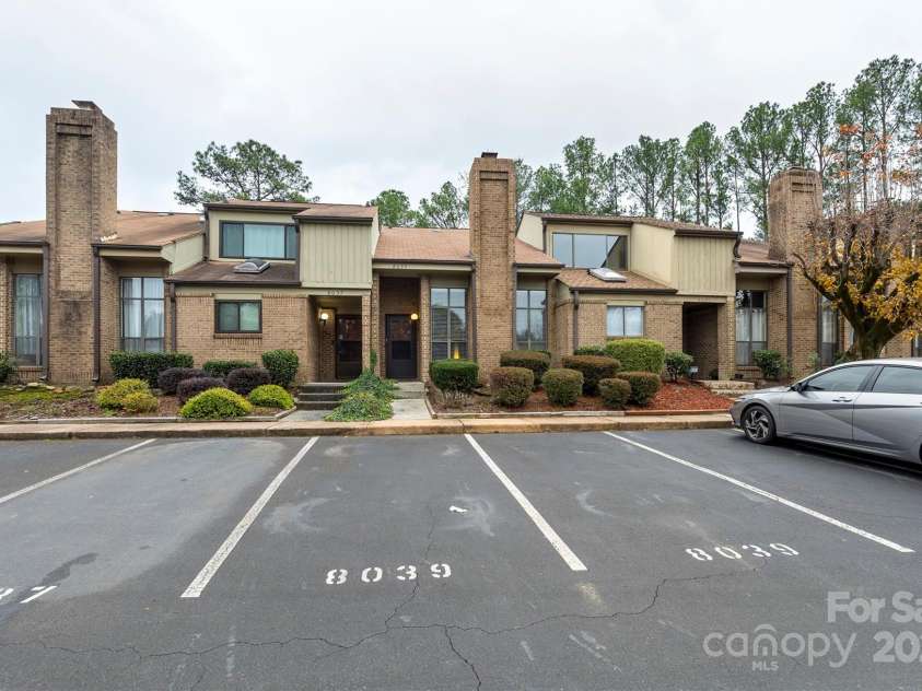 8039 Charter Oak Lane, Charlotte, NC 28226.  MLS# CAR4330793, YatesRealty ID 2427. 