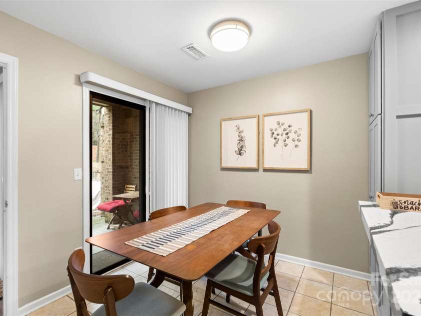 8039 Charter Oak Lane, Charlotte, NC 28226.  MLS# CAR4330793, YatesRealty ID 2427. 