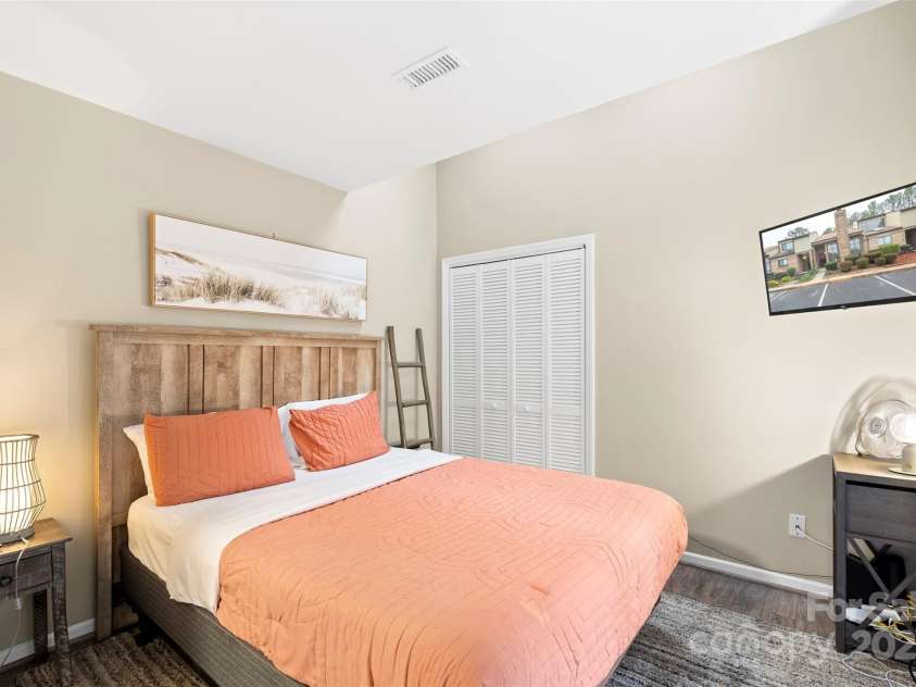 8039 Charter Oak Lane, Charlotte, NC 28226.  MLS# CAR4330793, YatesRealty ID 2427. 