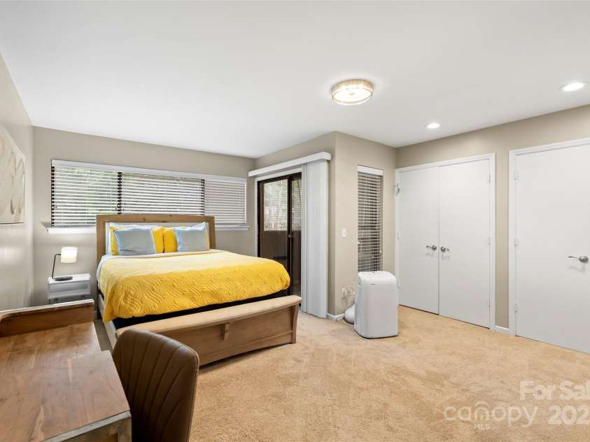8039 Charter Oak Lane, Charlotte, NC 28226.  MLS# CAR4330793, YatesRealty ID 2427. 