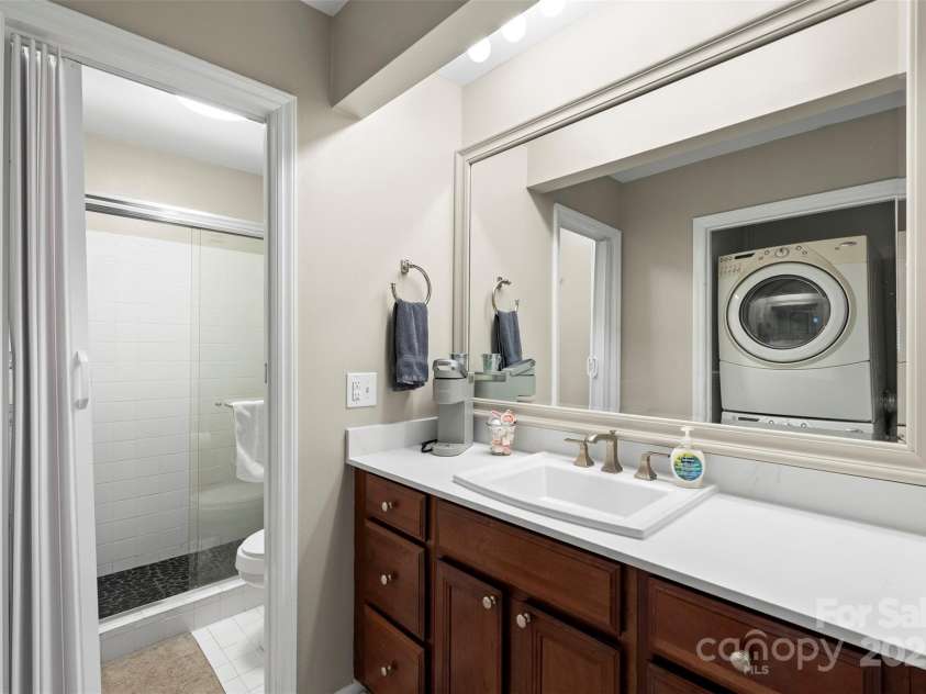 8039 Charter Oak Lane, Charlotte, NC 28226.  MLS# CAR4330793, YatesRealty ID 2427. 