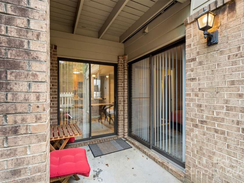8039 Charter Oak Lane, Charlotte, NC 28226.  MLS# CAR4330793, YatesRealty ID 2427. 